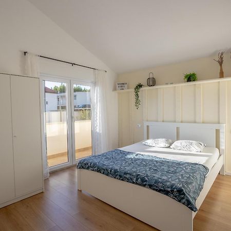 Apartman Rojo Omis Exterior photo