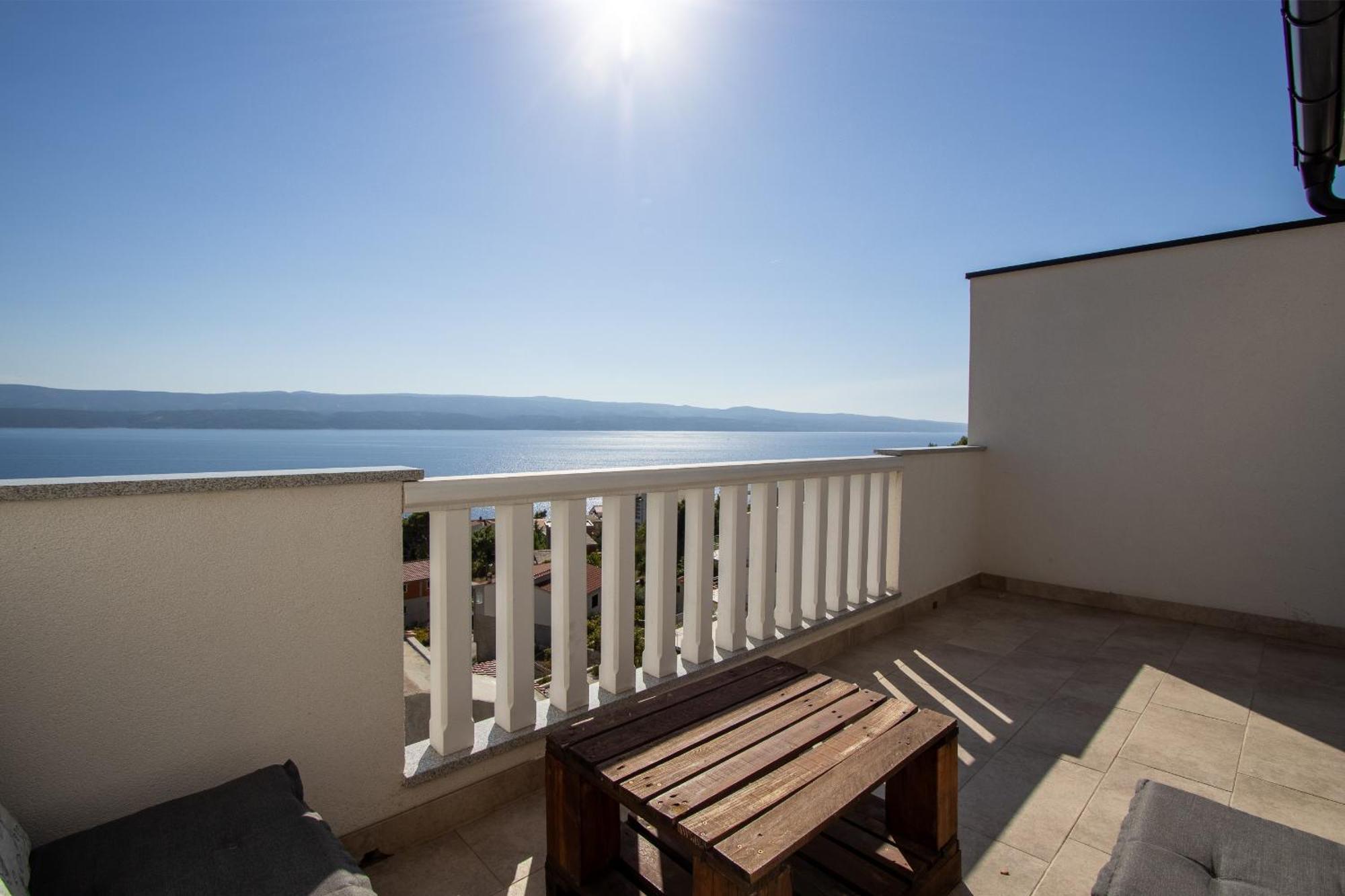Apartman Rojo Omis Exterior photo